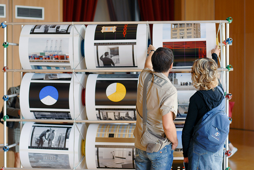 Machine des Jeux, « Present(s) », parcours d'expositions, Arnaud Jammet 2006.